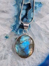 Labradorit Anhänger mit blauem Katzenaugeneffekt     (F16)