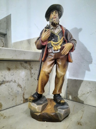 Holzfigur handgeschnitzt