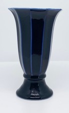 Blumenvase eckig dunkelblau konisch zeitlos Deko Tisch Arrangement Gesteck 