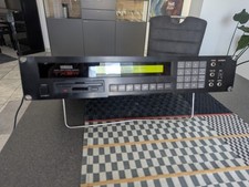 Yamaha TX16W Vintage 12 Bit Sampler Legend