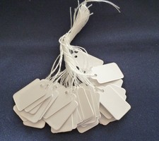 100 Preisschilder Hängeetiketten Fadenetiketten Schmuck Größe ca.23x13mm