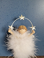 Engel Elfe mit weißen Federn