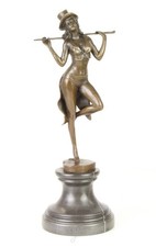 zauberhafte Bronzefigur Revue