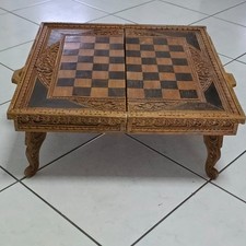 Schachbrettisch aus Holz