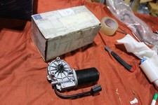 Mercedes W202 C-Klasse  Wischermotor Scheibenwischermotor vorne 2028205342 NEU