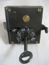 altes Kastenschloss mit