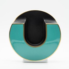 Porcelain Vase – Sculptural