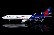 L2219FD SQ Wings MD-11 1/200