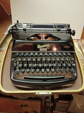 Schreibmaschine mit Koffer