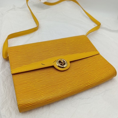 Louis vuitton epi - louis,