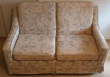 Hochwertiges niedliches 2-er Sitzsofa Top Zustand Gratis Lieferung