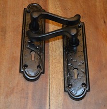 Rolltürgriffe im viktorianischen Stil mit Schlüsselloch schwarz Gusseisen (300)