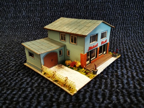 Geschäftshaus mit garage - garage, /