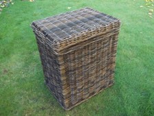  Truhe, Aussteuertruhe