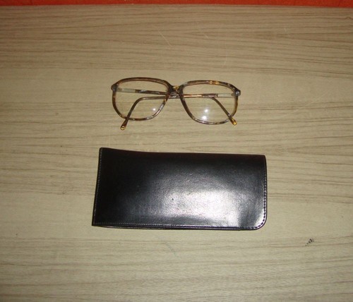 Hornbrille unbeschädigt mit