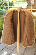 Damen-Jacke Echtpelz Nutria rotbraun Größe 42 + 1 Kleiderbügel aus edlem Holz
