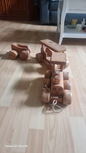 Eisenbahn aus kompletten holz - eisenbahn,