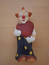 Goebel Figur August Happy Clown mit Herz in der Hand