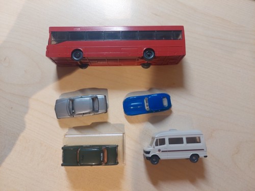 Bus und pkw - bus, h0
