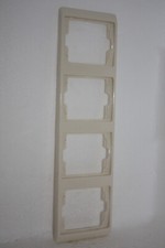 Berker Arsys 4-fach Rahmen senkrecht in cremeweiß