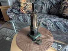 Alte originale stehende Dampfmaschine 