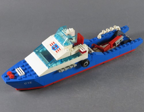 Lego city town 6353 coastal - town,