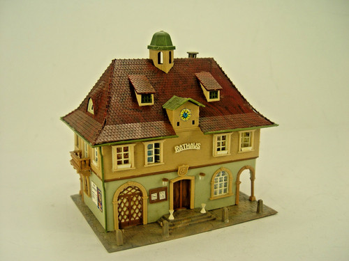 Verfallenes rathaus - rathaus,