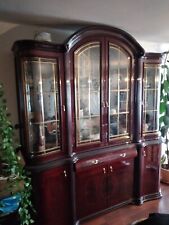 Wunderschöner großer Vitrinenschrank im italienischen Design