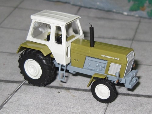 Busch 42844 traktor - busch,
