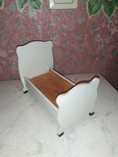 Altes Bett-Schlafzimmer-Kaufladen-Puppenhaus-Puppenstube