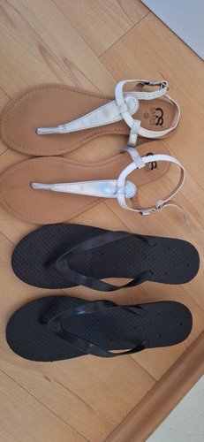 Zwei paar flipflop sandalen - paar, flipflop-sandalen