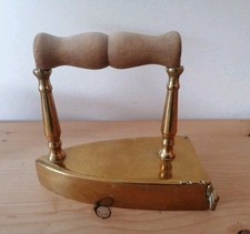 Bezauberndes antikes Bügeleisen Messing  mit Wärmespeicher