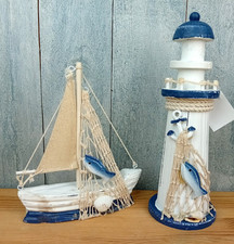 2tlg. maritimes Deko Set aus Holz Leuchtturm & Boot mit Fisch II.Wahl