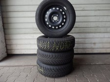 Satz Winterreifen auf Stahl