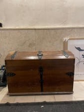 Antike Eichentruhe mit