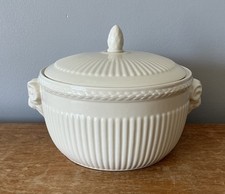 1x Wedgwood Queen’s Ware