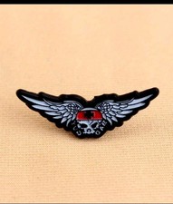 Pin Flügel Bad Guy Eisernes Kreuz Totenkopf Anstecker Biker Kutte Motorrad MC