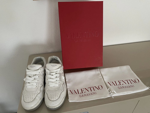 Valentino garavani one stud - garavani,