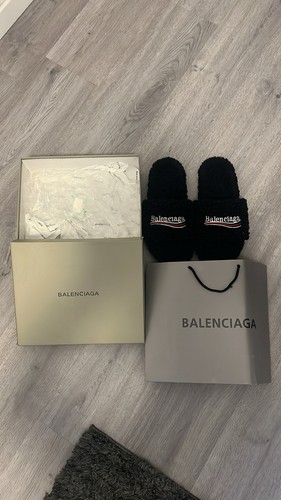 Balenciaga furry slides - balenciaga,