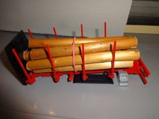 AUFBAU 3achser HOLZTRANSPORTER/KURZHOLZ-ZUG "DOLL" ROT mit Ladung. Conrad 1:50