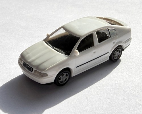 Skoda octavia weiß igra - skoda, 1:87