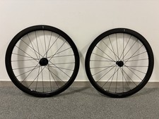 Verkaufe Giant SLR 1 Carbonradsatz in 42 mm Felgenhöhe. 2000km gefahren. Top!