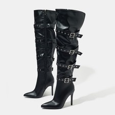 Schwarze Overknee-Stiefel aus