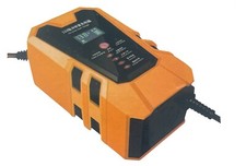 Intelligentes Batterieladegerät 6V / 12V 120Ah Batterieerhaltungsgerät KFZ Auto