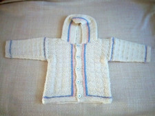 BABY STRICKJACKE mit KAPUZE