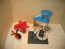 Holzeisenbahn  Eichhorn, Play Tive etc, Tower, Helilandeplatz, Flugzeug s. Text