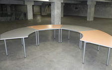 Design-Konferenztisch halbrund