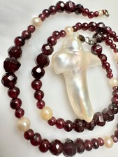 Grosse Perle  Anhänger Granat