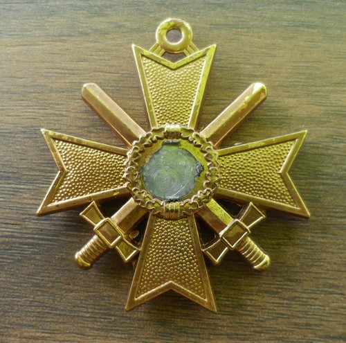 Verdienstkreuz mit schwertern - verdienstkreuz,