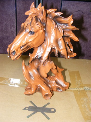 Pferdekopf-Figur